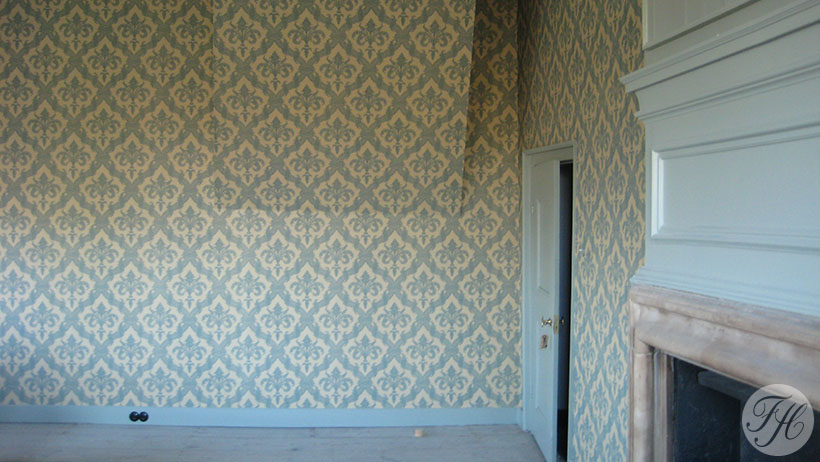 Authentiek opgebouwde betengeling aan de muren van vertrekken in kasteel Amerongen