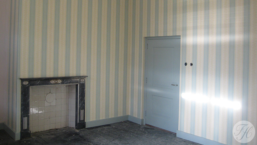 Authentiek opgebouwde betengeling aan de buitenmuren van vertrekken in kasteel Amerongen