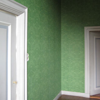 In prentenkabinet in kasteel Duivenvoorde te Voorschoten klassieke betengeling aangebracht en afgewerkt met grondpapier en behang